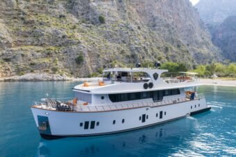 Luxus trawler charter in Fethiye - Opus Yachting