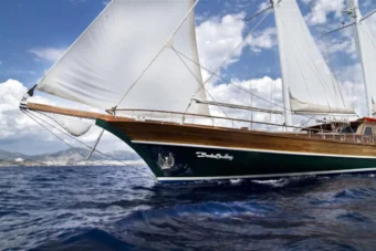 Motorsegler Boot Bedia Sultan Mieten - Opus Yachting