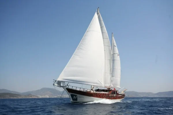 Motorsegler Boot White Goose Mieten - Opus Yachting