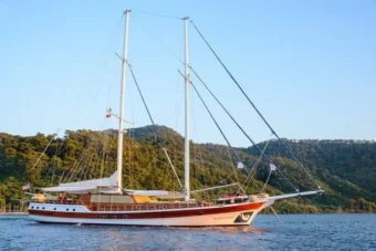 Motorsegler Boot Wicked Felina Mieten - Opus Yachting