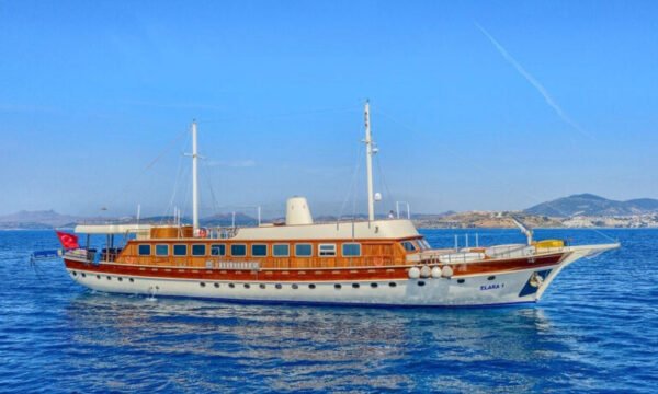 Motorsegler Boot Elara 1 Mieten - Opus Yachting